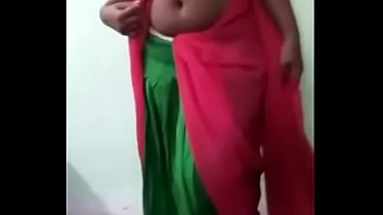 girl india xxx blouse sare vedio show remove sex Indian sleeping night